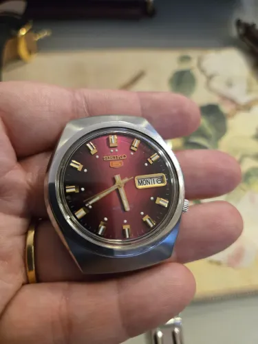 Seiko 5 bordô