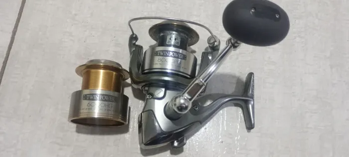 Molinete Shimano Twin Power 8000