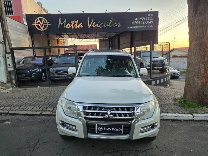 Mitsubishi Pajero HPE Full 3.2 4X4 T.i.dies. 5P AUT 2019