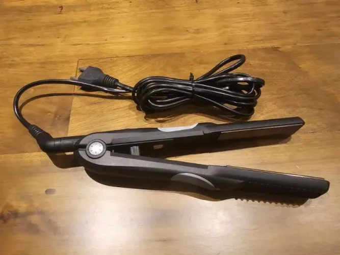 BAIXOU DE PREÇO - Prancha Alisadora de cabelo Taiff Look