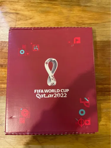 Caixa box com álbum da copa de 2022 prata/prateado capa dura completo 