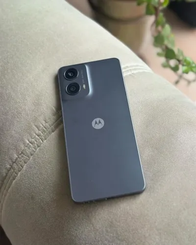 Celular moto g35  0km sem nenhum rachado, semi-novo só estou sem o carregador bateria 100%