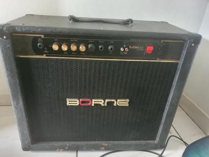 Cubo de guitarra Borne Vorax 2100