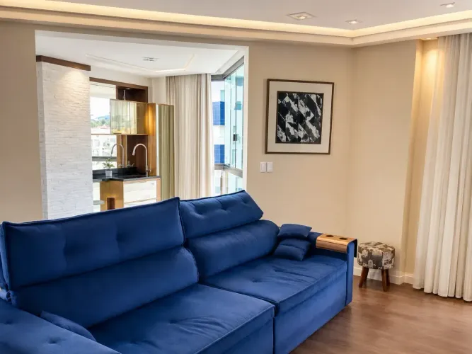 Apartamento Mobiliado com 4 Dormitórios e 134 m² em Campinas com uma vaga