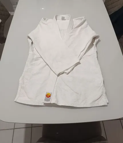 Kimono / Judogui Dragão Branco tamanho A2 (1,70m)
