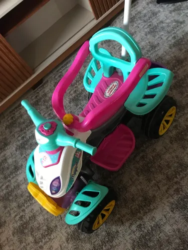 Carrinho quadriciclo infantil passeio