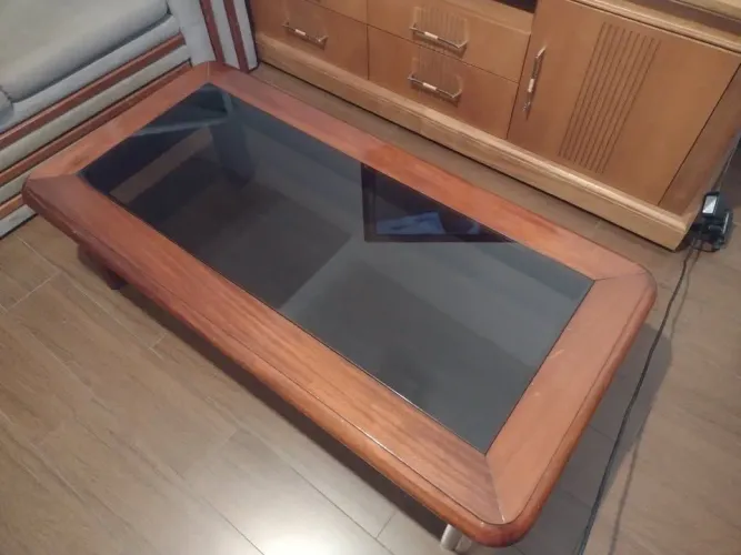 Mesa De Madeira Com Vidro Fumê