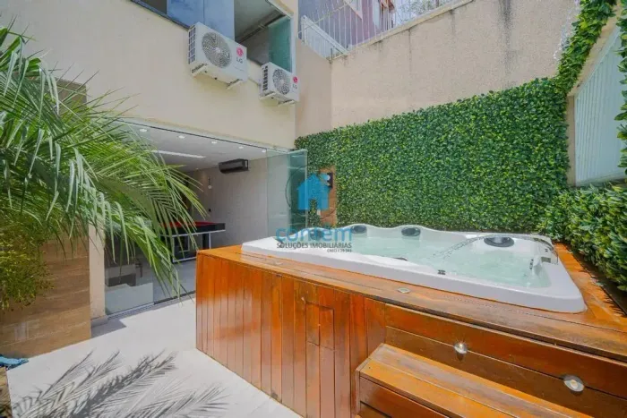 Sobrado à venda em Cotia, Jardim Rio das Pedras, com 3 suítes, com 285 m², Condomínio Vill