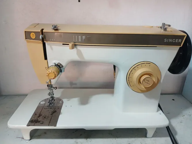 Máquina de costura singer zig zag