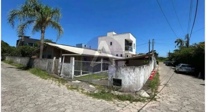 Casa com 3 dormitórios à venda, 126 m² por R$ 1.500.000,00 - Campeche - Florianópolis/SC