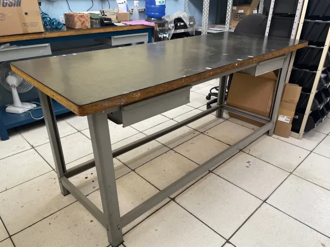 Bancada de aço reforçada com tampo em compensado naval de 40mm com 2 gavetas - 200x80x89cm