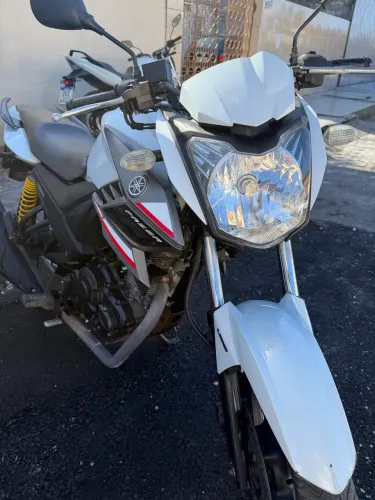Fazer 150 2018 vendo e troco 