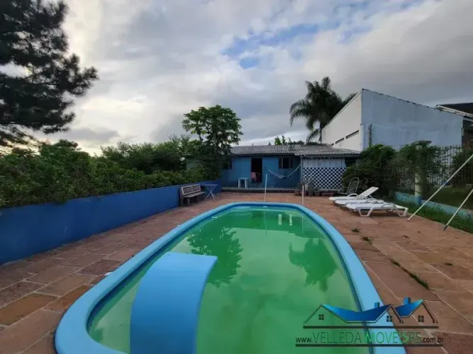 Velleda oferece excelente sítio com ampla casa em condomínio fechado em Águas Claras