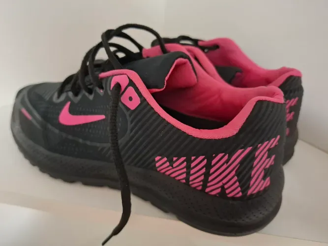 Tênis Nike número 39