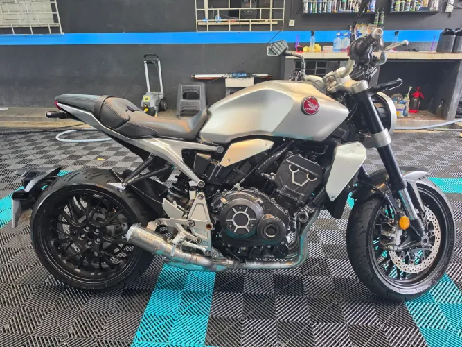 CB 1000R 2023