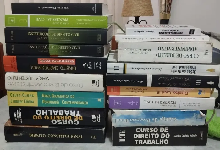 Doa-se livros de Direito