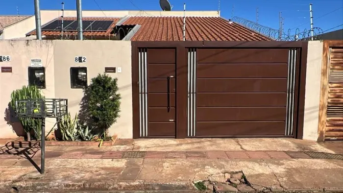 Casa com suíte no bairro Aero Rancho