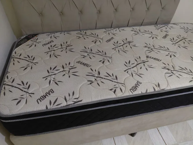 Cama solteiro usada