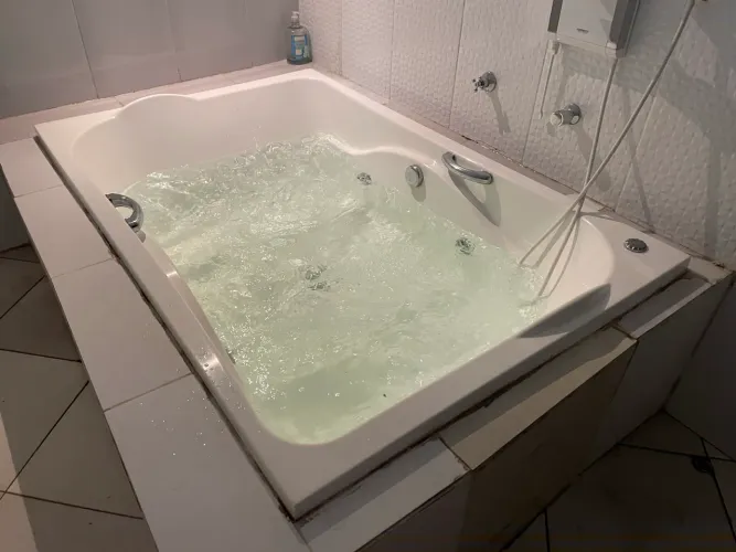 Banheira de Hidromassagem Dupla ? Excelente Estado