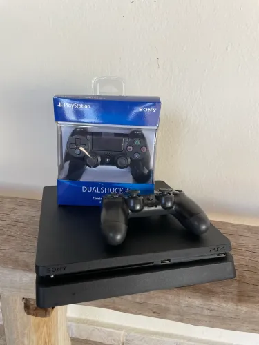 Ps4 slim 