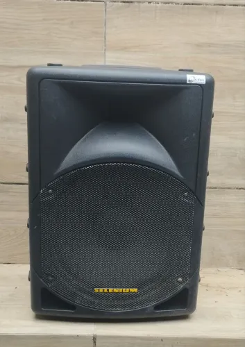 *Caixa amplificada Selenium - 400w rms - alto falante de 15 polegadas > peso 30,4 kg*