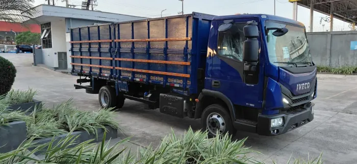 Fabricação de carroceria de madeira 