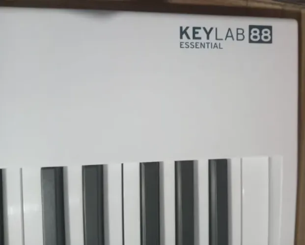 Teclado Controlador Arturia kaylab Essential 88