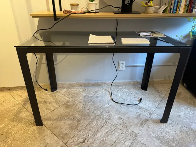 Mesa com tampo de vidro tok&stok