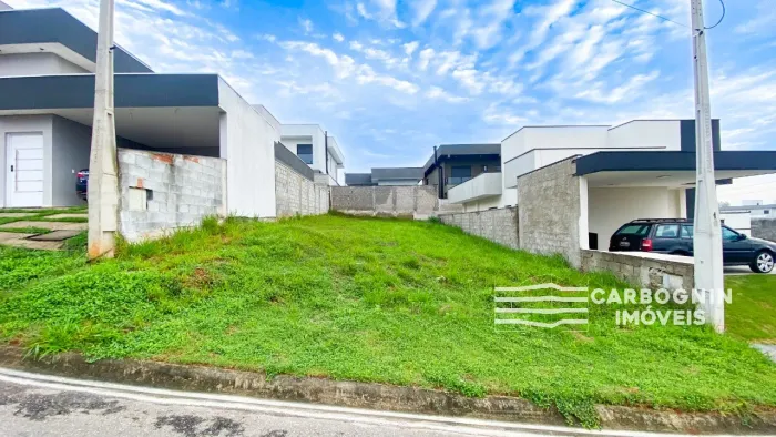 Terreno em condomínio a Venda no Malibu no Residencial Colinas em Caçapava