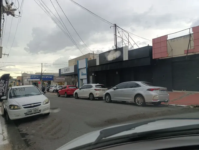 Sala comercial (contra esquina da Bernardo Sayão)