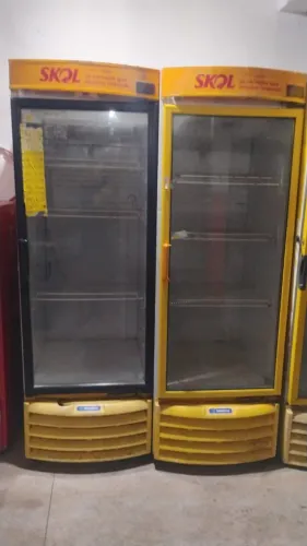 Cervejeira Skol usada. Valor: 2.600,00 reais cada.
