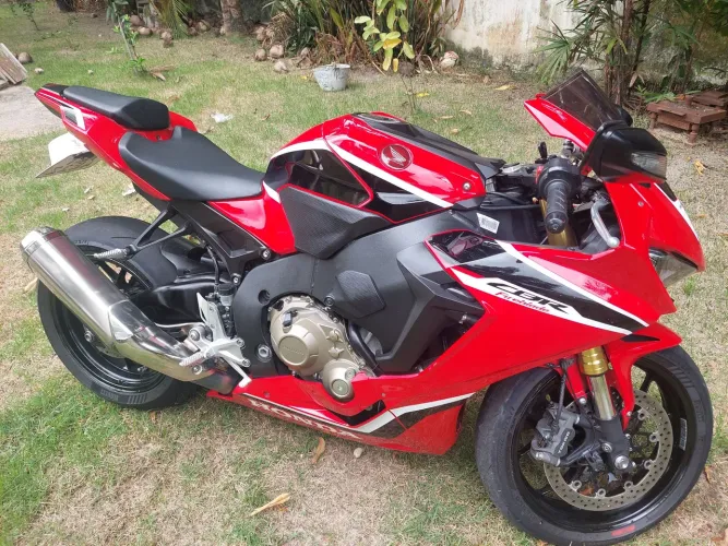 Honda cbr1000rr fireblade 