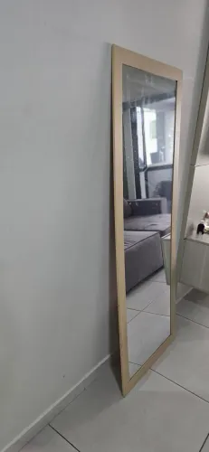 Espelho de corpo inteiro Moldura de Madeira clara-l