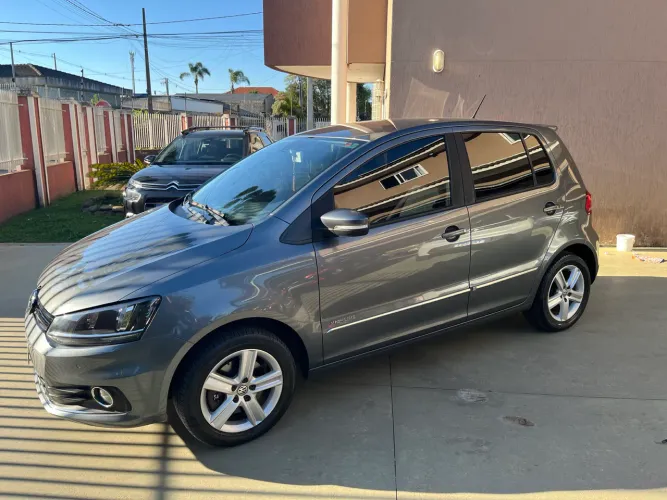 Volkswagen Fox Highline 1.6 Flex 16V 5P 2016