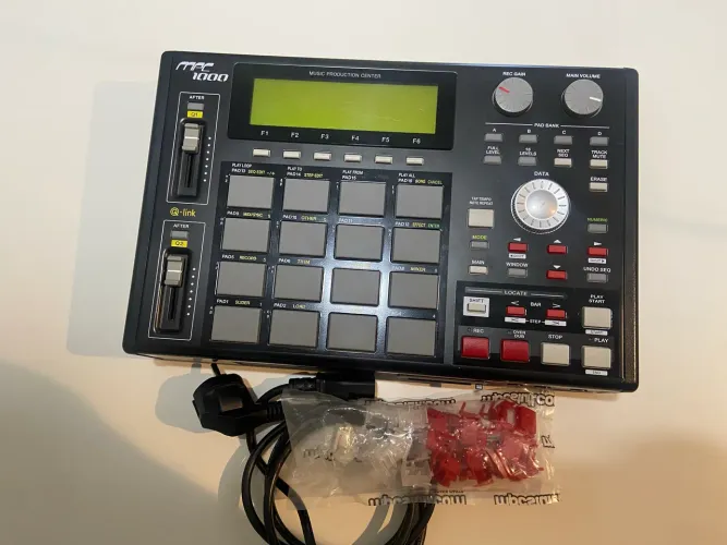 Akai MPC 1000 