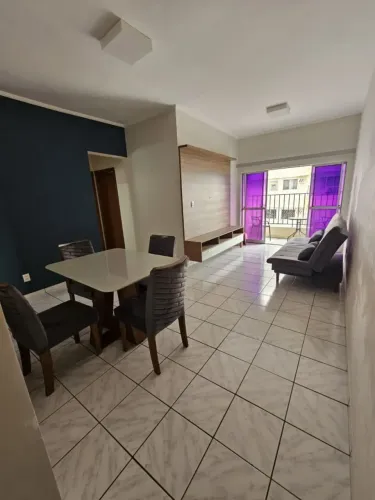 Apartamento próximo ao shopping 3 américas em Cuiabá com sacada e elevador
