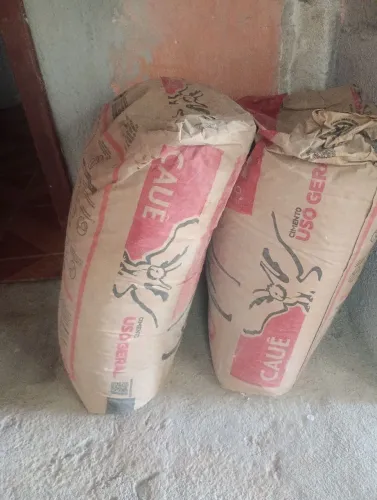 2 sacos de cimento Cauê