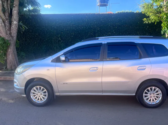 Chevrolet Spin LT 1.8 8V Econo.flex 5P Mec. 2013
