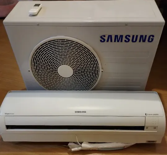 AR-CONDICIONADO SAMSUNG DIGITAL INVERTER 18.000 BTUs - QUENTE/FRIO 220V