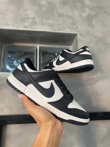 Tênis Dunk Nike preto e branco