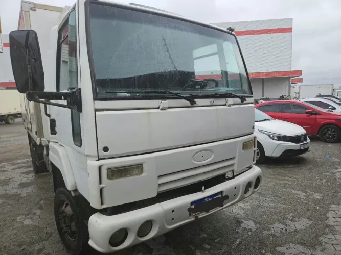 Ford Cargo 816 2013