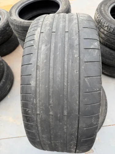 Pneus  265/35/22 marca Pirelli 