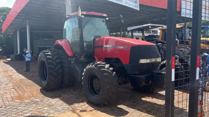 TRATOR CASE MAGNUM 270 CV 2010 