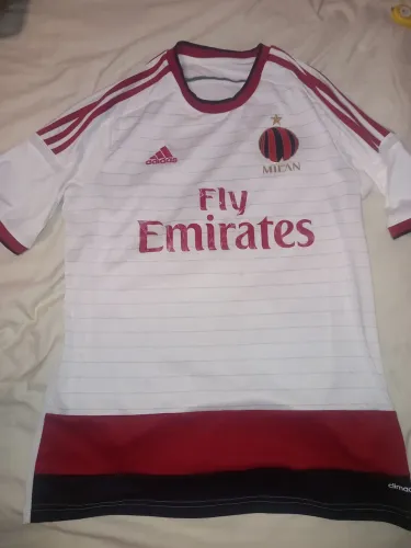 Camisa Milan tamanho M usada