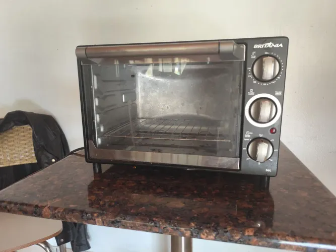 Forno elétrico 36L usado 