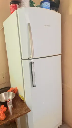 Geladeira, gelando, mas com defeito