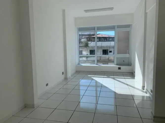 Escritório para aluguel possui 31 metros quadrados em Centro - Rio de Janeiro - RJ
