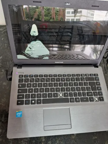 Vendo notebook positivo Com defeito R$349