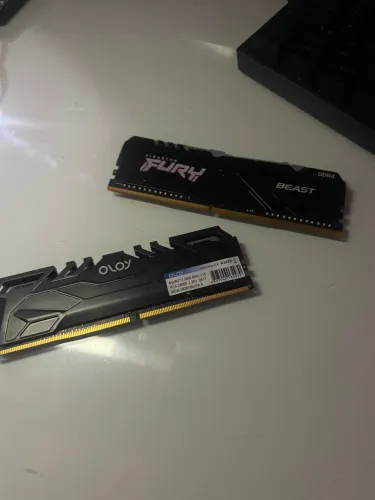 VENDO MEMORIA RAM 2x8 DD4