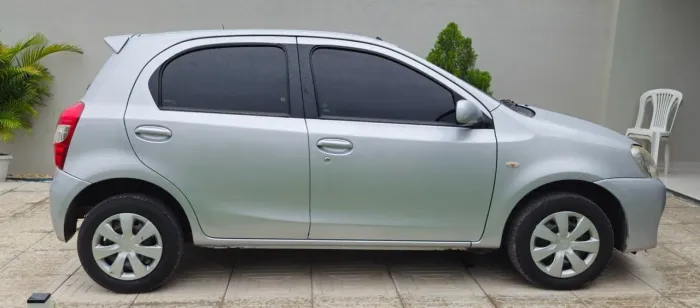 Toyota Etios XS 1.3 Flex 16V 5P Mec. 2013